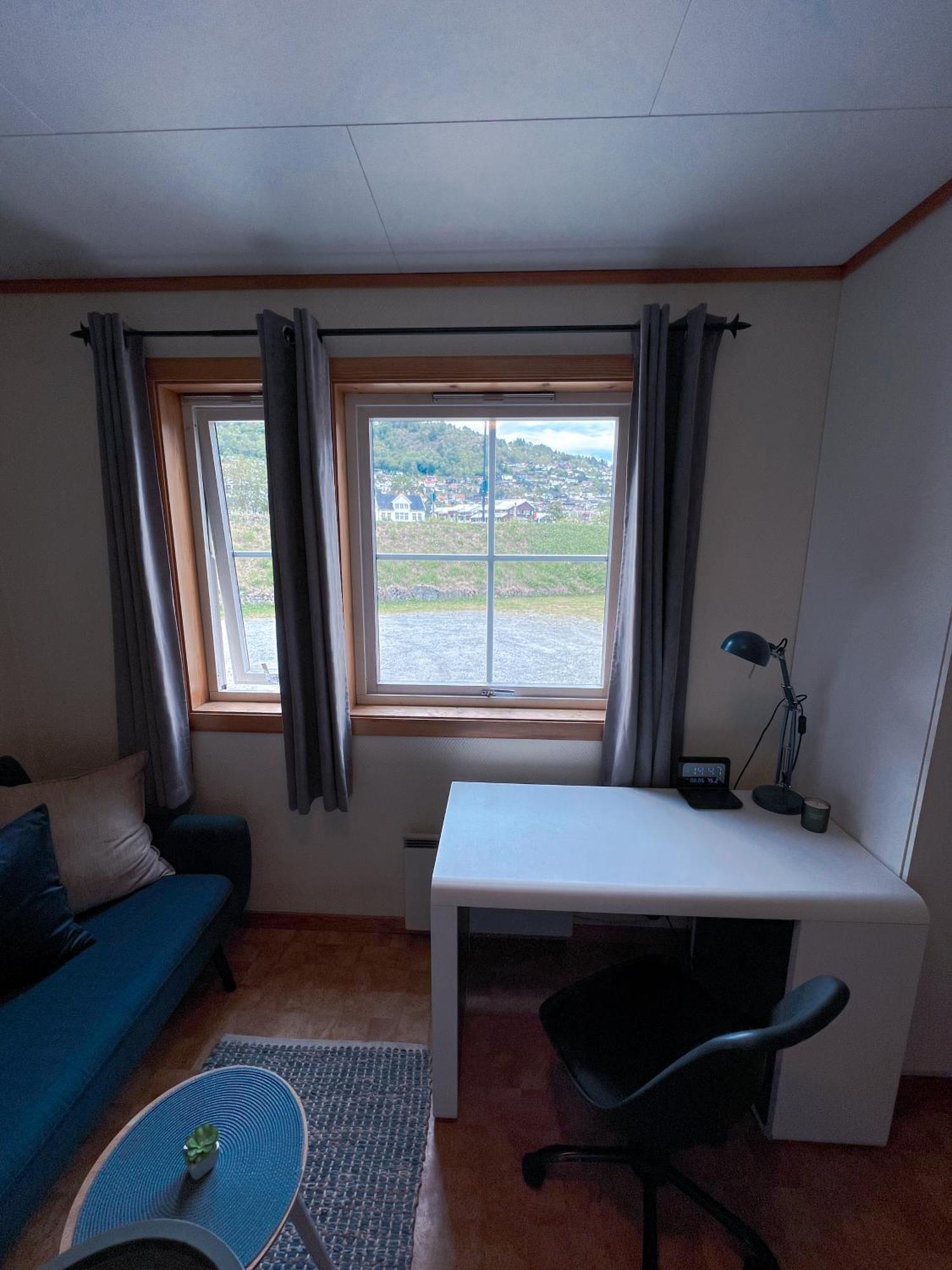 Privat Rom I Leilighet Hotel Sogndal Exterior photo